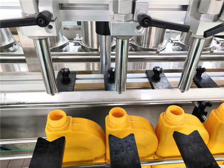 Машина за хемијско пуњење боца ЛДП