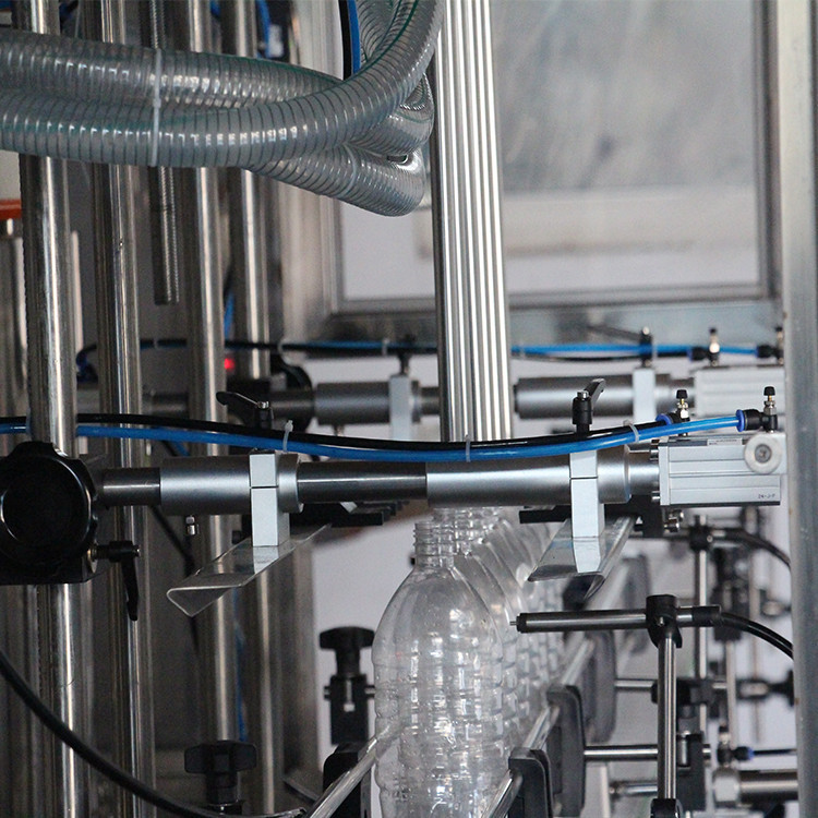 машина за пуњење уља 